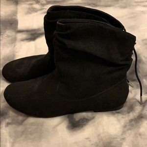 black no-heel booties
